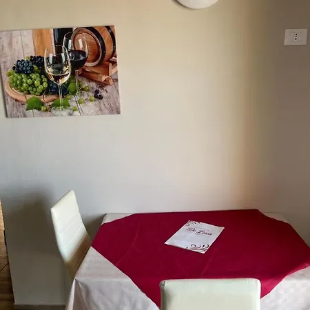 בית נופש Residenza De Luca טרופאה